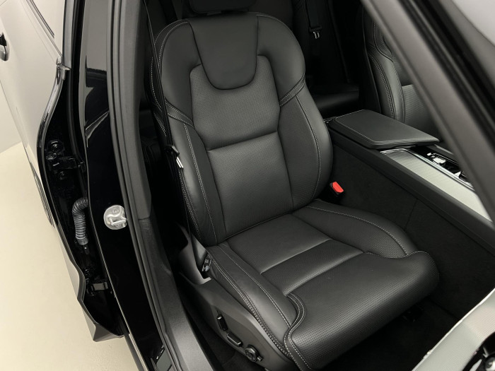Volvo XC60 B5 AWD BLACK EDITION AUT 1.maj 2.0 Edition