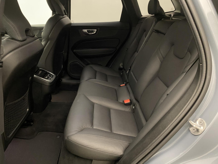 Volvo XC60 B4 AWD PLUS DARK AUT 1.maj