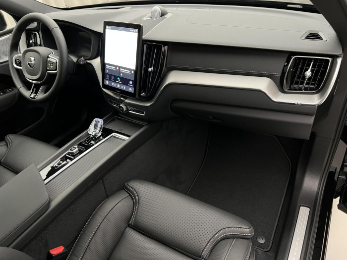 Volvo XC60 T8 AWD RECHARGE BLACK ULTRA