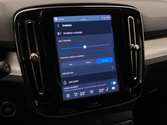 Volvo XC40 B3 DARK PLUS AUT CZ