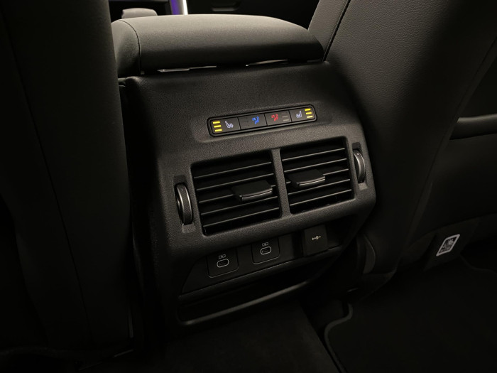 Land Rover Discovery Sport D200 R-DYNAMIC SE AWD AUT 2.0 d Dynamic SE