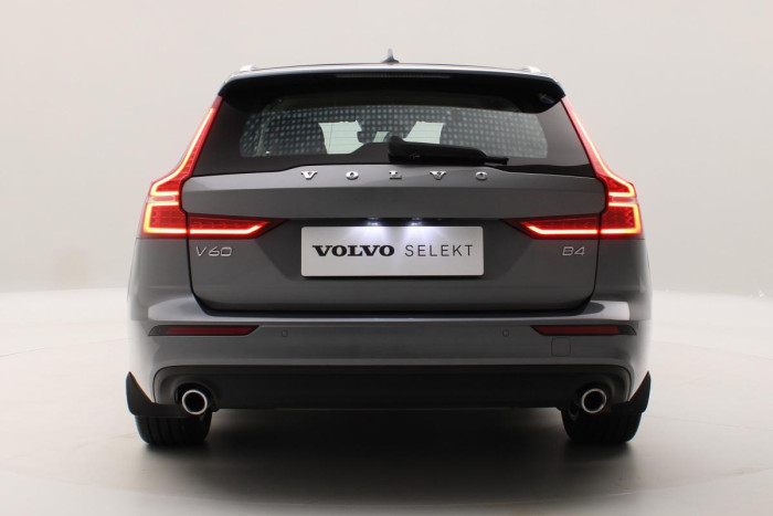 Volvo V60 B4 MOMENTUM AUT REZERVACE 2.0 Momentum