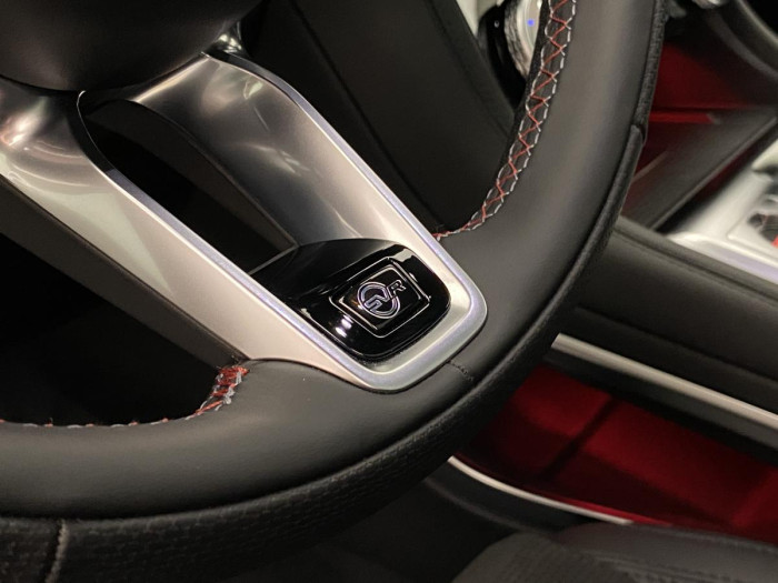 Jaguar F-Pace SVR 575 EDITION REZERVACE 5.0 Edition