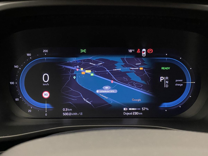 Volvo XC40 P6 RECHARGE ČR 69kWh REZERVACE