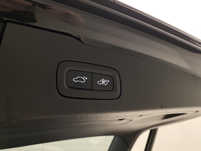 Volvo V60 CC B5 AWD MOMENTUM REZERVACE 2.0 CC CC Momentum