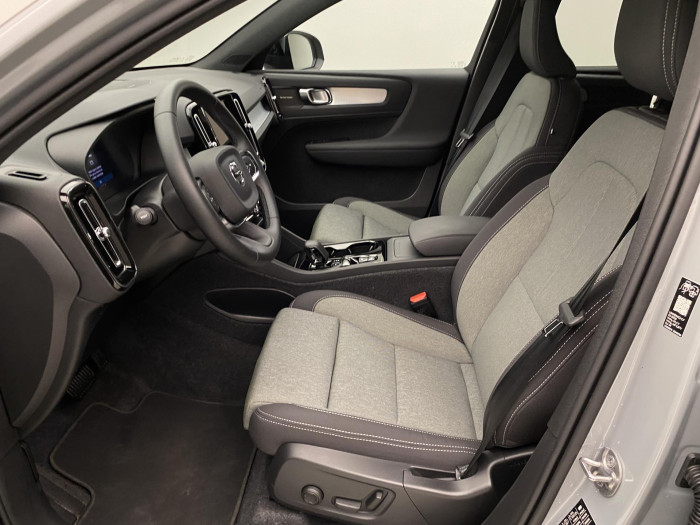 Volvo XC40 B3 DARK PLUS AUT CZ