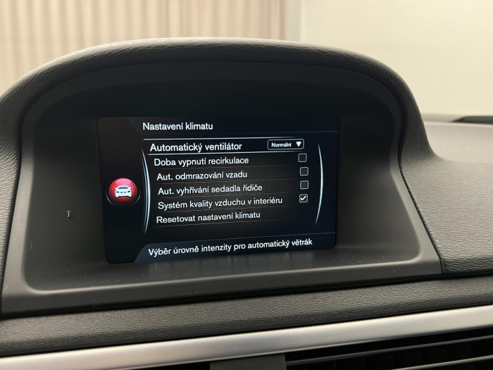 Volvo XC70 D4 AWD NAVIGACE AUT CZ 2.4 d