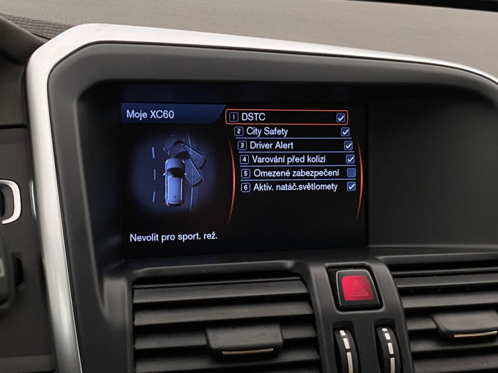 Volvo XC60 D5 AWD MOMENTUM AUT REZERVACE 2.4 d Momentum