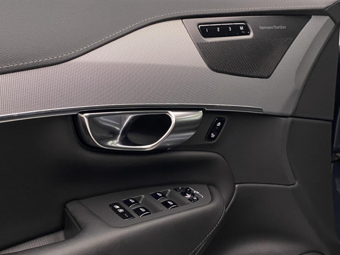Volvo XC90 B5 AWD PLUS BRIGHT REZERVACE 2.0 Plus