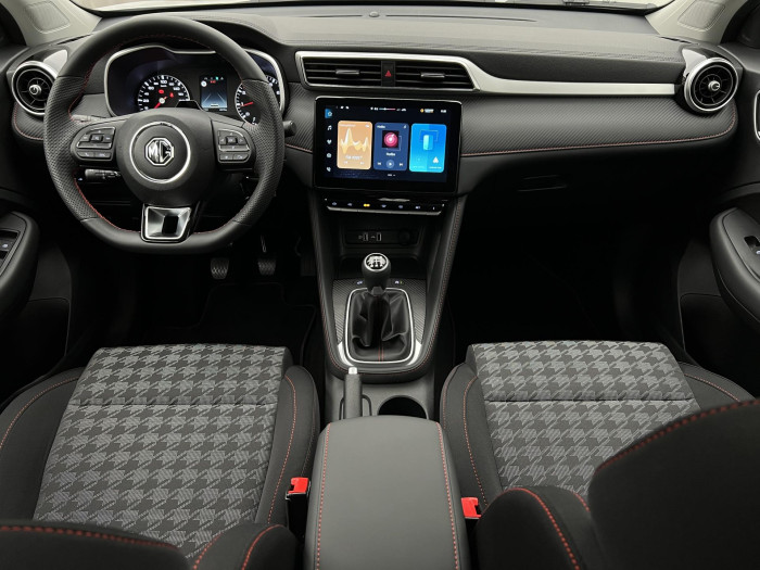 MG ZS 1.5 ESSENTIAL PLUS AUT CZ