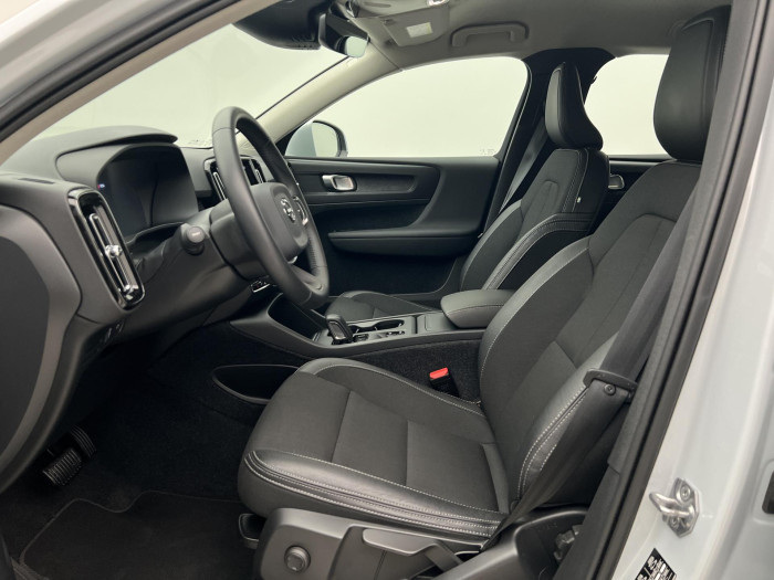 Volvo XC40 D4 AWD MOMENTUM PRO AUT CZ 2.0 d Momentum