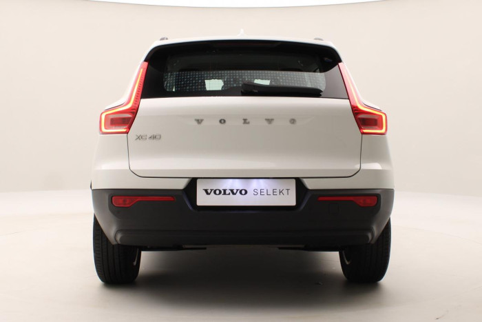 Volvo XC40 D3 MOMENTUM AUT CZ REZERVACE 2.0 d Momentum