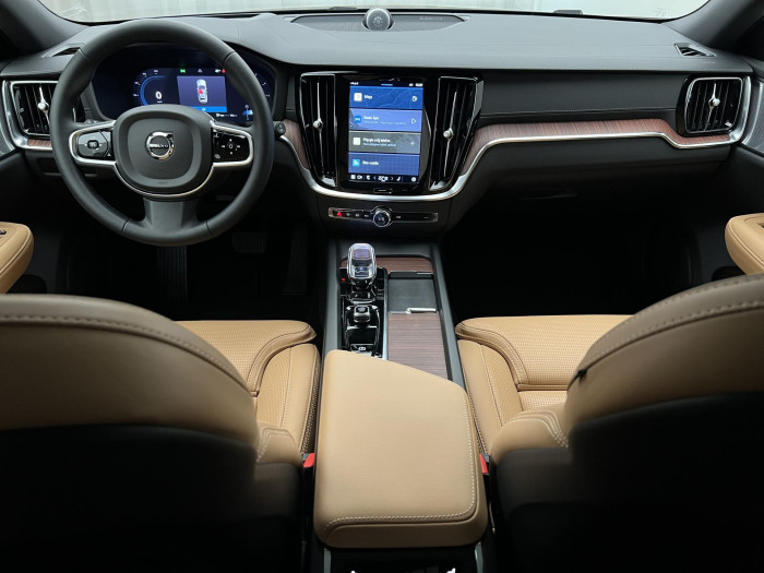 Volvo V60 CC B4 AWD ULTIMATE AUT 1.maj. 2.0 CC CC