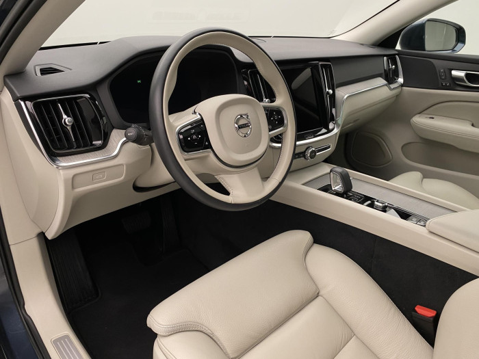 Volvo V60 CC B4 AWD BRIGHT PLUS AUT CZ