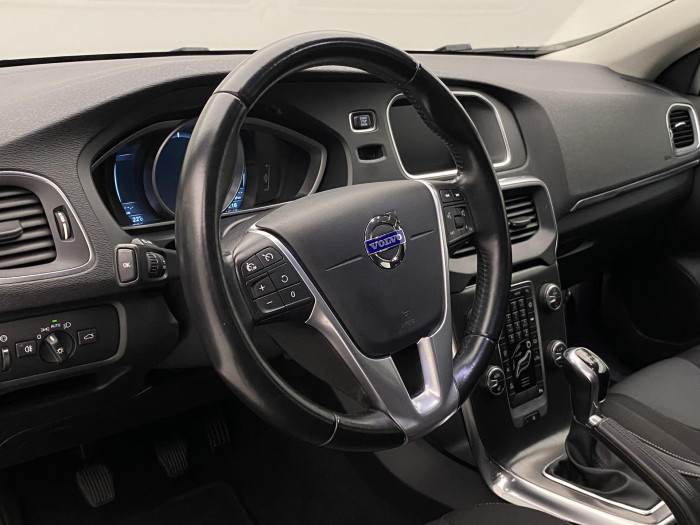 Volvo V40 D3 MOMENTUM 2.0 d Momentum