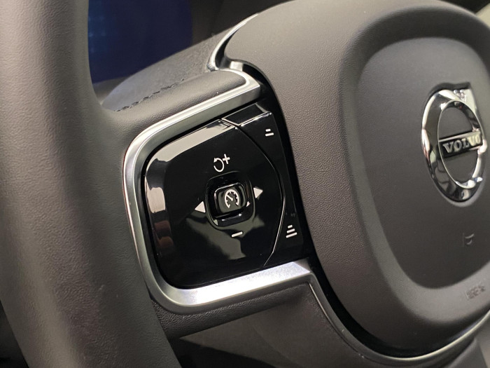 Volvo XC90 B6 AWD BRIGHT PLUS REZERVACE