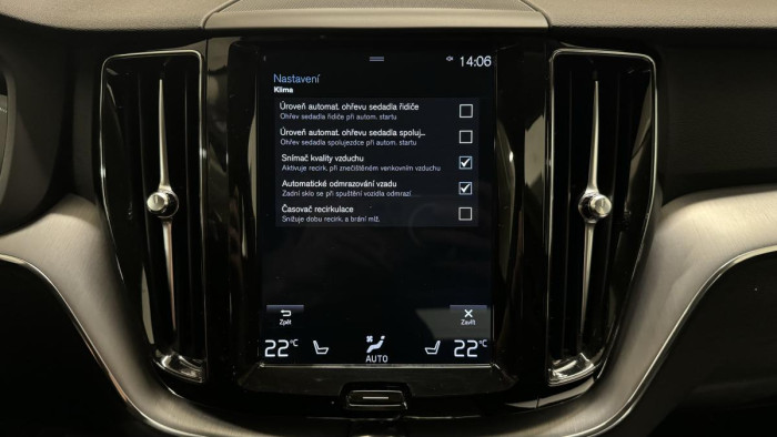 Volvo XC60 D4 AWD MOMENTUM REZERVACE 2.0 d Momentum