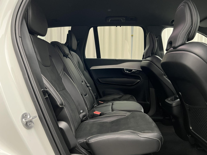 Volvo XC90 B6 AWD R-DESIGN AUT REZERVACE