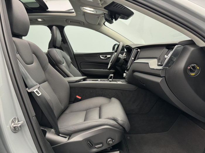 Volvo XC60 T6 AWD RECHARGE AUT CZ 1.maj