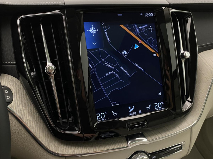 Volvo XC60 T8 AWD INSCRIPTION REZERVACE