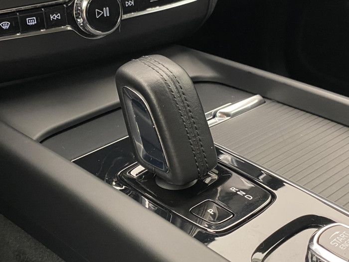 Volvo XC60 B4 MOMENTUM AUT CZ 2.0 Momentum