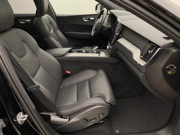 Volvo XC60 B5 AWD ULTIMATE BLACK EDITION 2.0 Edition