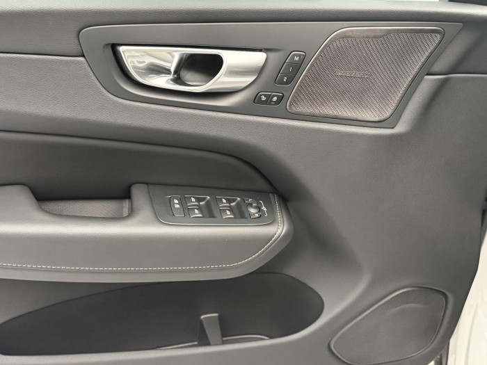 Volvo XC60 T8 AWD RECHARGE BRIGHT PLUS