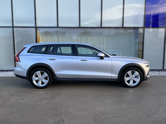 Volvo V60 CROSS COUNTRY B4 AWD Aut 1.maj