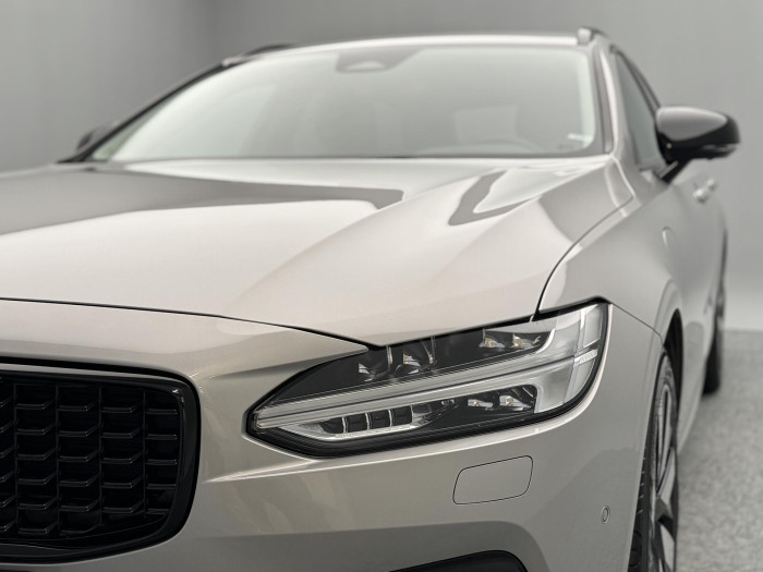 Volvo V90 T6 AWD RECHARGE DARK 1.maj