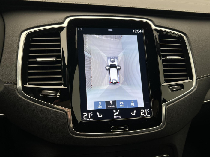 Volvo XC90 B5 AWD R-DESIGN 7MÍSTNÁ AUT