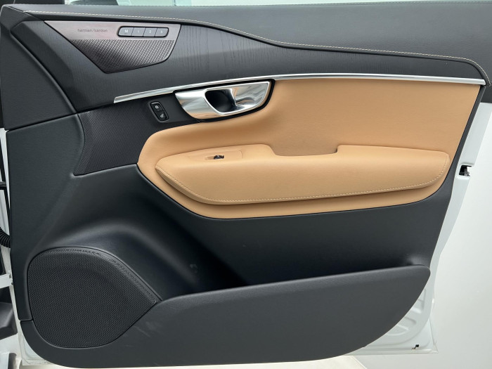 Volvo XC90 B5 AWD INSCRIPTION 7MÍST CZ