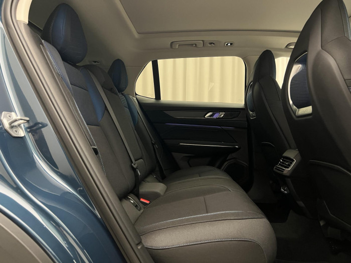 Lynk & Co 01 PHEV DCT Aut 1.maj.