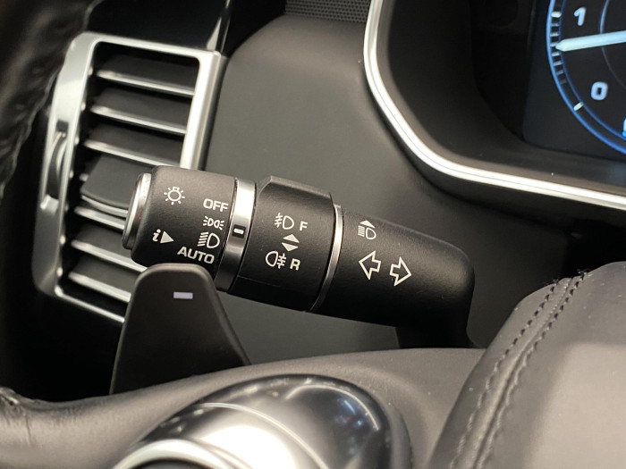 Land Rover Range Rover 4.4 SDV8 VOGUE AWD REZERVACE