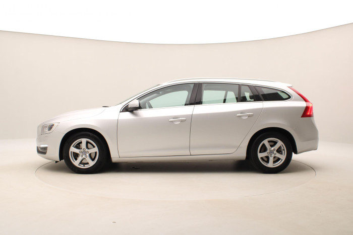 Volvo V60 D4 SUMMUM AUT NAVIGACE 2.0 d Summum