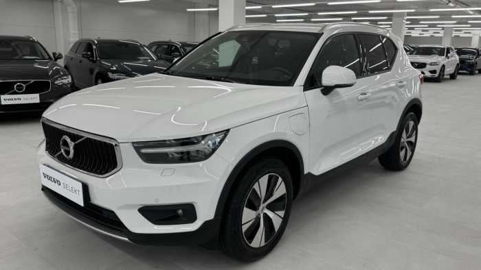 Volvo XC40 T5 TWIN ENGINE REZERVACE