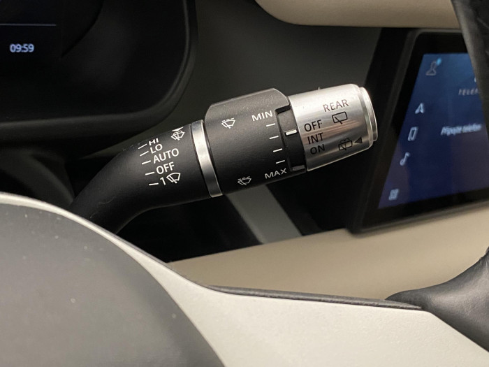 Land Rover Defender P400 SE AWD AUT REZERVACE 3.0 SE