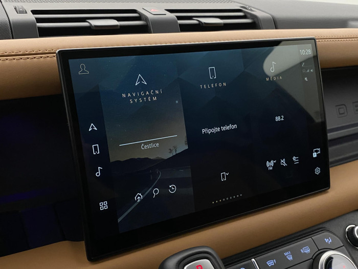 Land Rover Defender D300 HSE AUT AWD REZERVACE 3.0 d