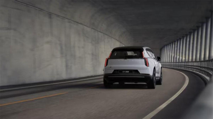 Volvo EX60 PURE ELECTRIC PLUS P6 RWD