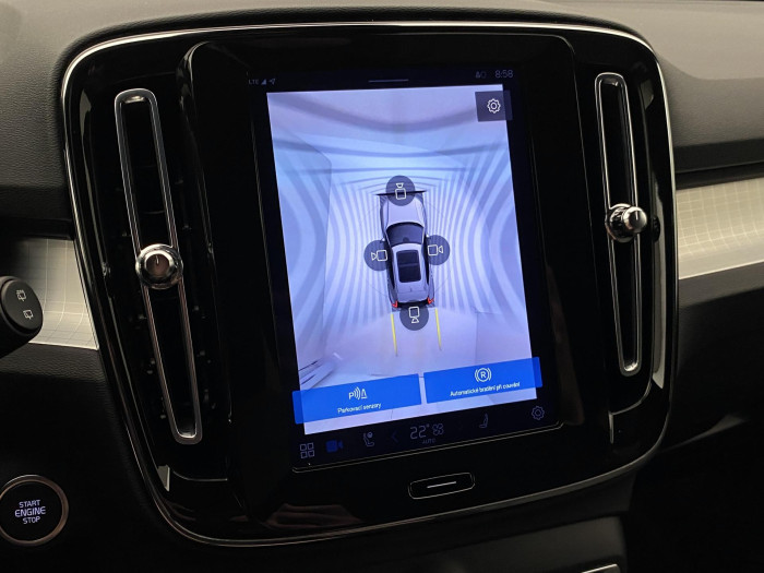 Volvo XC40 B3 DARK PLUS REZERVACE