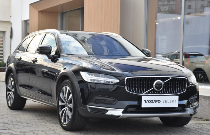 Volvo V90 CC B4 AWD PLUS AUT CZ 1.maj.