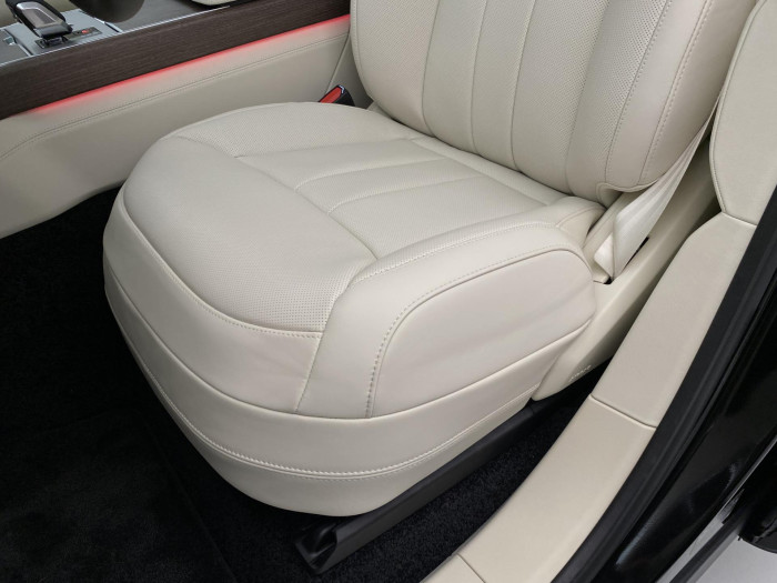 Land Rover Range Rover P550e AUTOBIOGRAPHY SWB