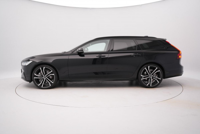 Volvo V90 B5 ULTIMATE DARK AUT 1.maj