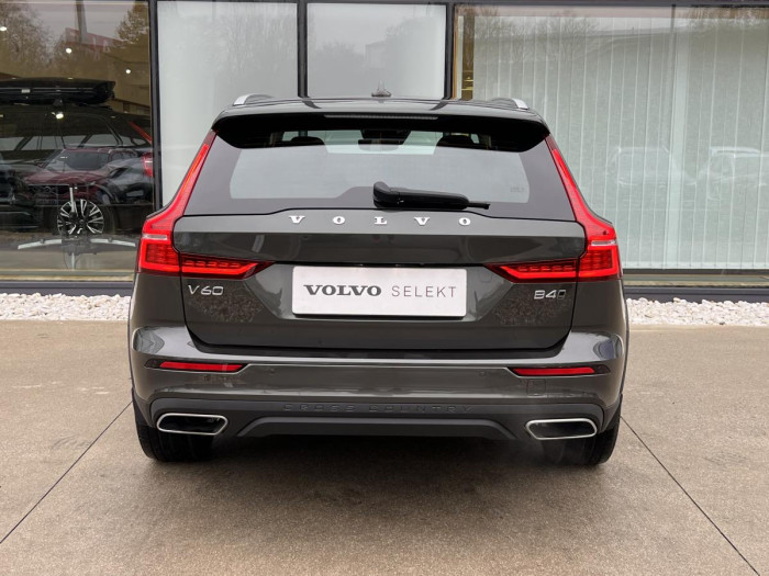 Volvo V60 CROSS COUNTRY B4 AWD REZERVACE