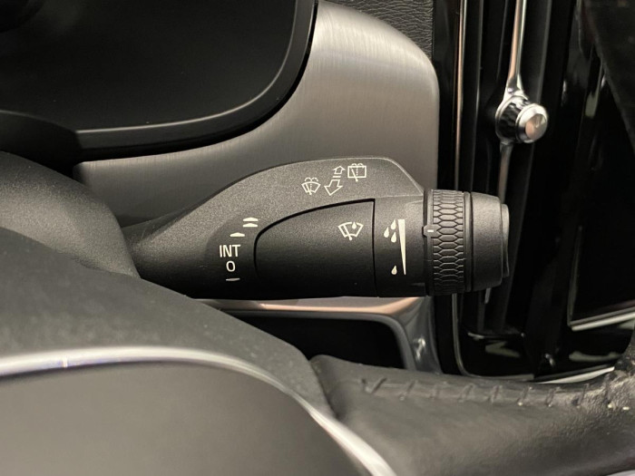 Volvo V90 CC D5 AWD MOMENTUM REZERVACE 2.0 d CC CC Momentum