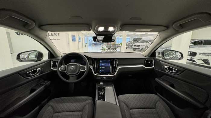 Volvo V60 B4 MOMENTUM AUT REZERVACE 2.0 Momentum