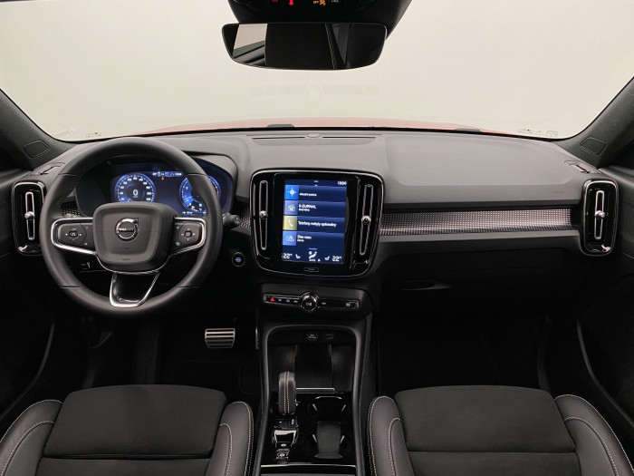 Volvo XC40 B4 AWD R-DESIGN AUT CZ