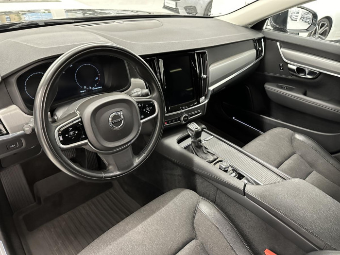 Volvo V90 D4 AWD MOMENTUM AUT REZERVACE 2.0 d Momentum
