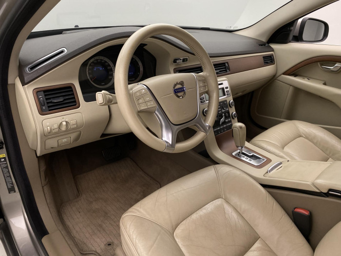 Volvo V70 D5 AWD SUMMUM AUT CZ 2.4 d Summum