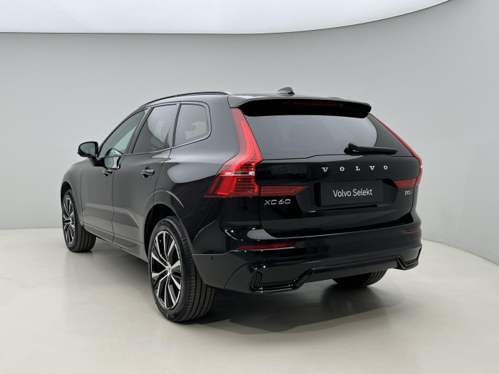 Volvo XC60 B5 AWD PLUS DARK AUT 1.maj.