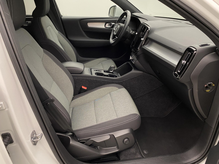 Volvo XC40 B4 MOMENTUM AUT CZ 2.0 Momentum